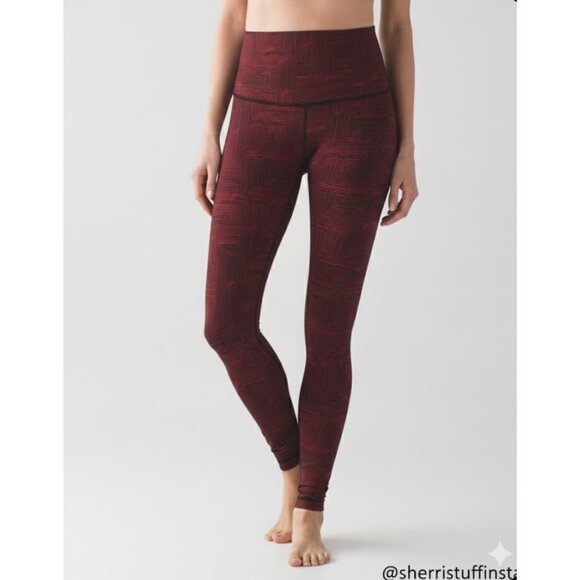 Like New Lululemon Wunder Under High-Rise 30" Maze Red Black Leggings Size 6 - Picture 2 of 12